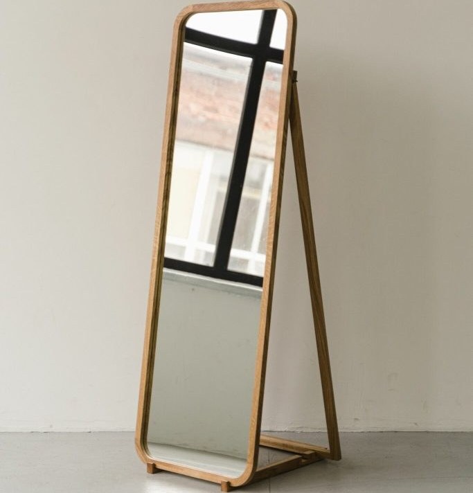 آینه قدی من وتو مدل R108 | قاب چوب روس مناسب اتاق خواب و سالن